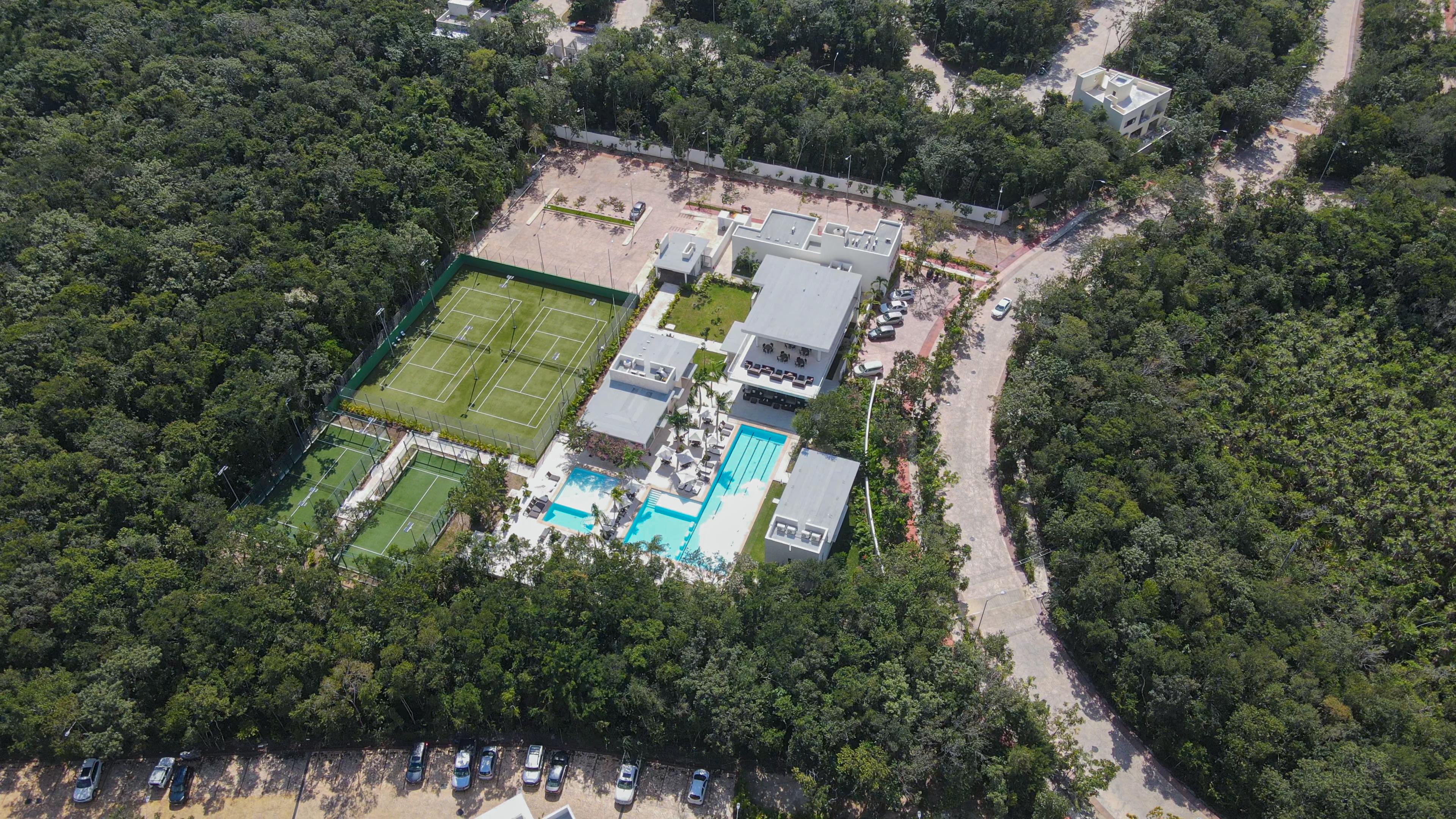 Terreno en esquina de REMATE en Senderos Mayakoba