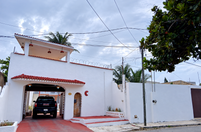 RENTA Casa de 4 recámaras a 1.3 km de Playa Puerto Juárez