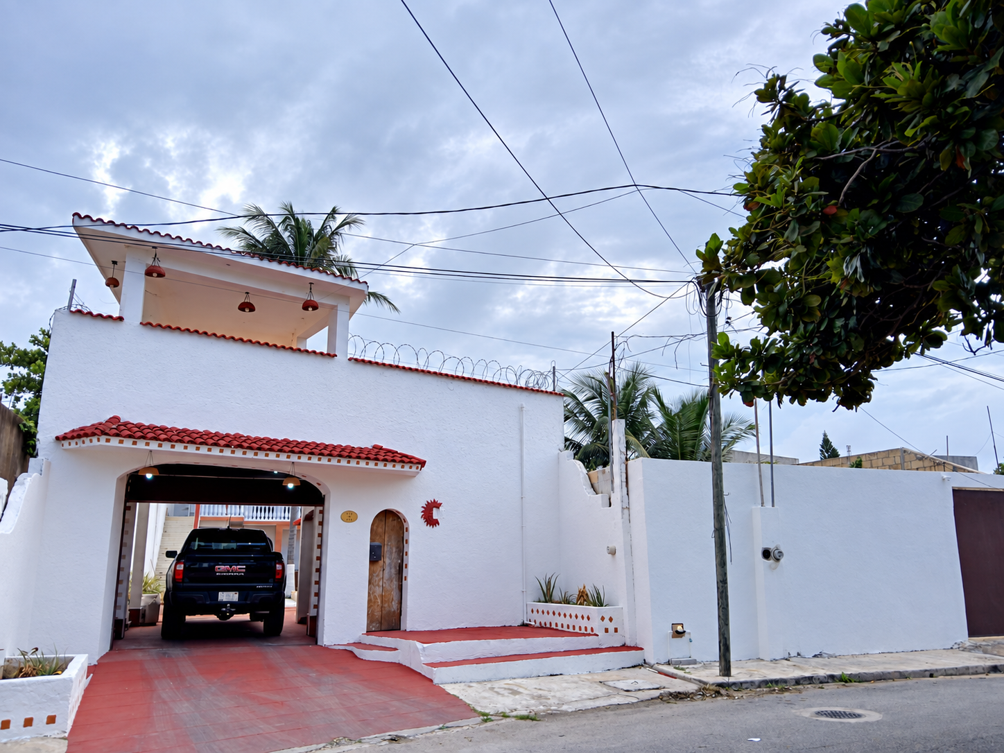 Casa de 4 recámaras a 1.3 km de Playa Puerto Juárez