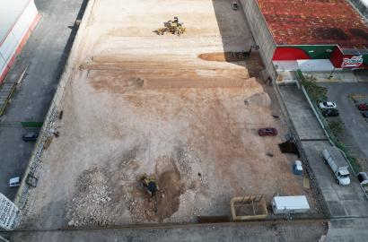 Renta de Bodega Comercial e Industrial en Av.Lopez Portillo