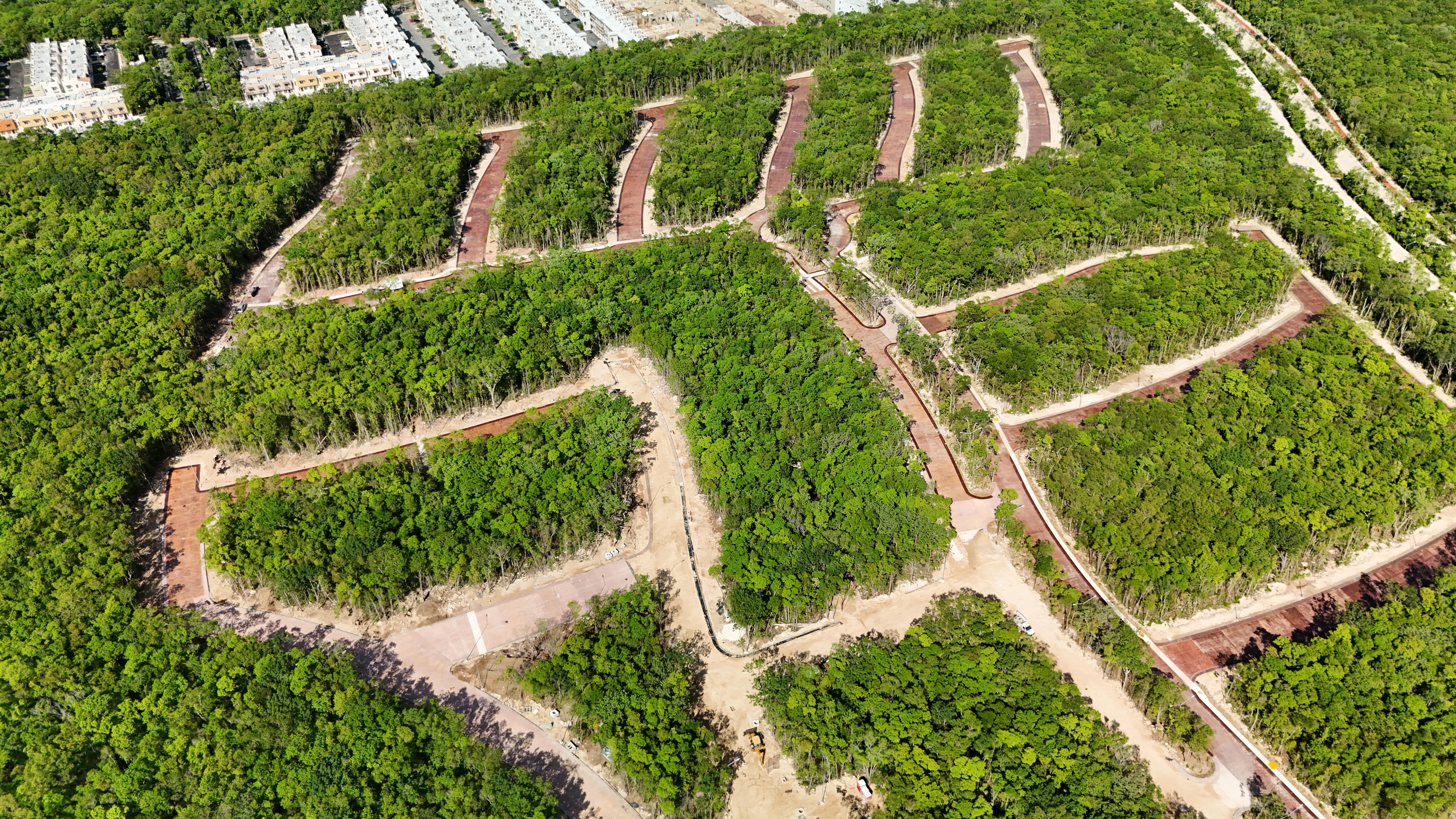 Terreno en esquina de REMATE en Senderos Mayakoba