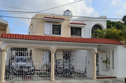 Residencia en venta Sm 2A a un paso de Puerto Cancún!
