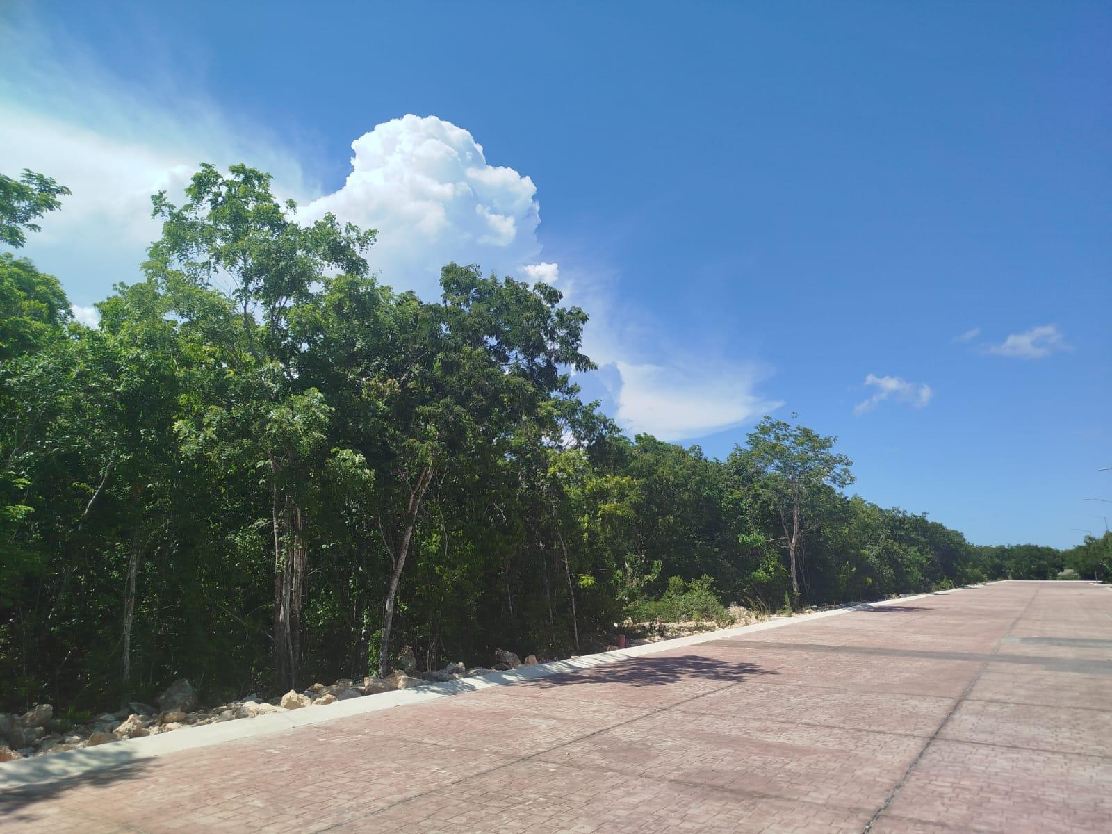 Lote uso mixto en Residencial Altai, Cancún