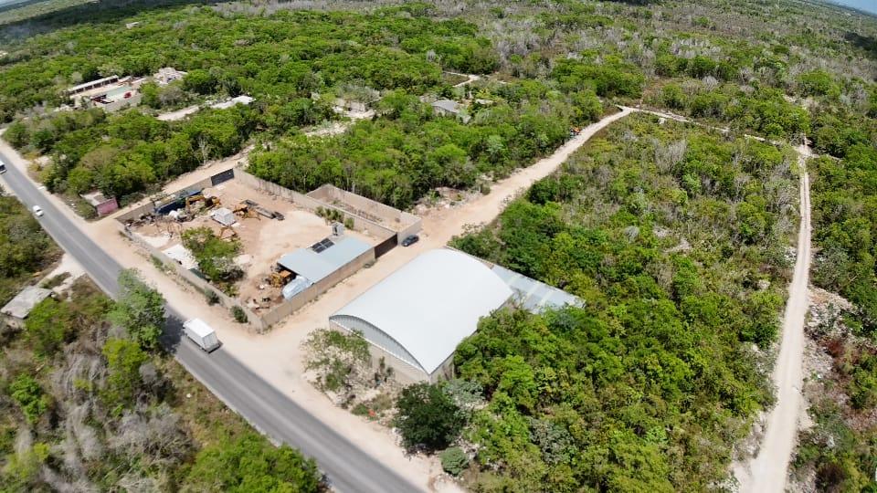 Terreno de 2372 mts2 a bordo de carretera en la carretera 186