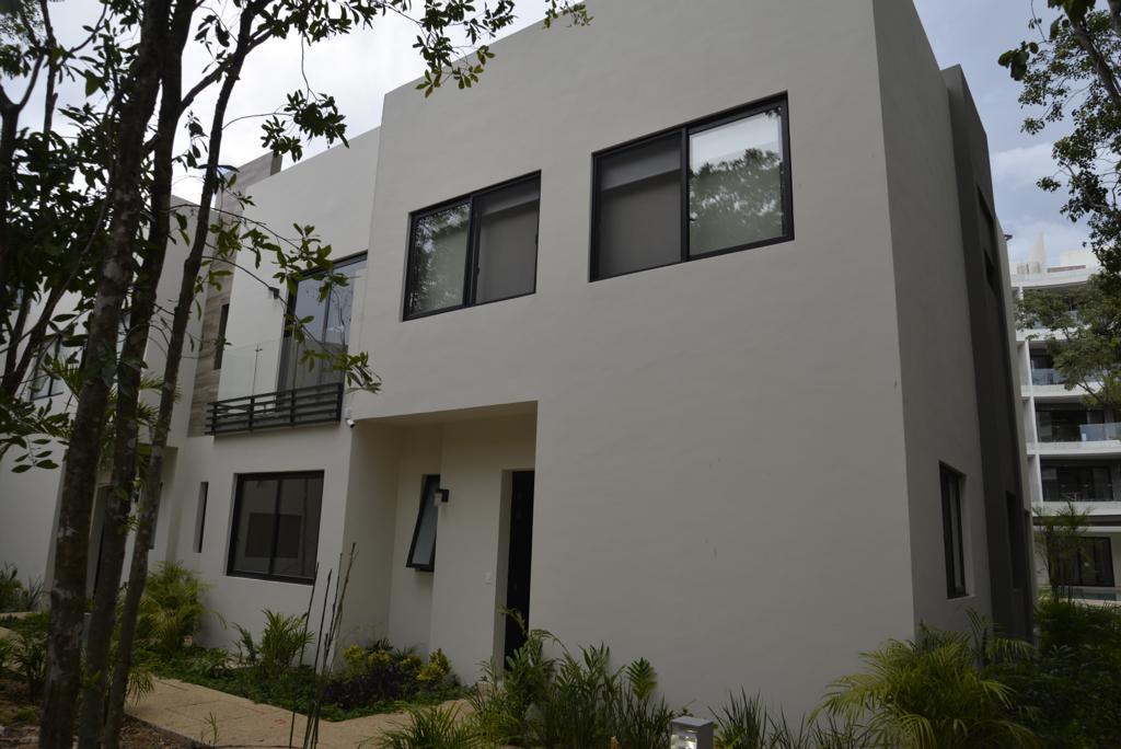 VILLA EN RENTA AMUEBLADA EN MAYAKOBA, PLAYA DEL CARMEN