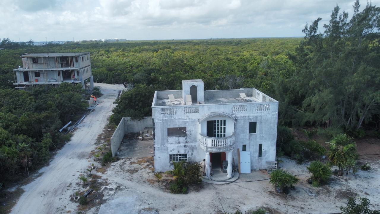 Residencia en Obra gris en Isla Blanca