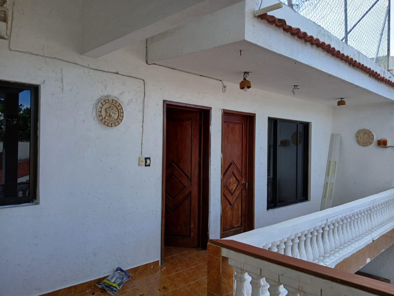 Casa de 4 recámaras a 1.3 km de Playa Puerto Juárez