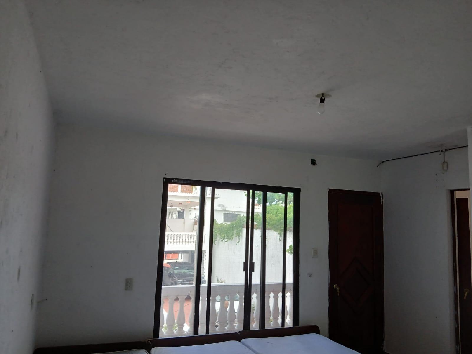 Casa de 4 recámaras a 1.3 km de Playa Puerto Juárez