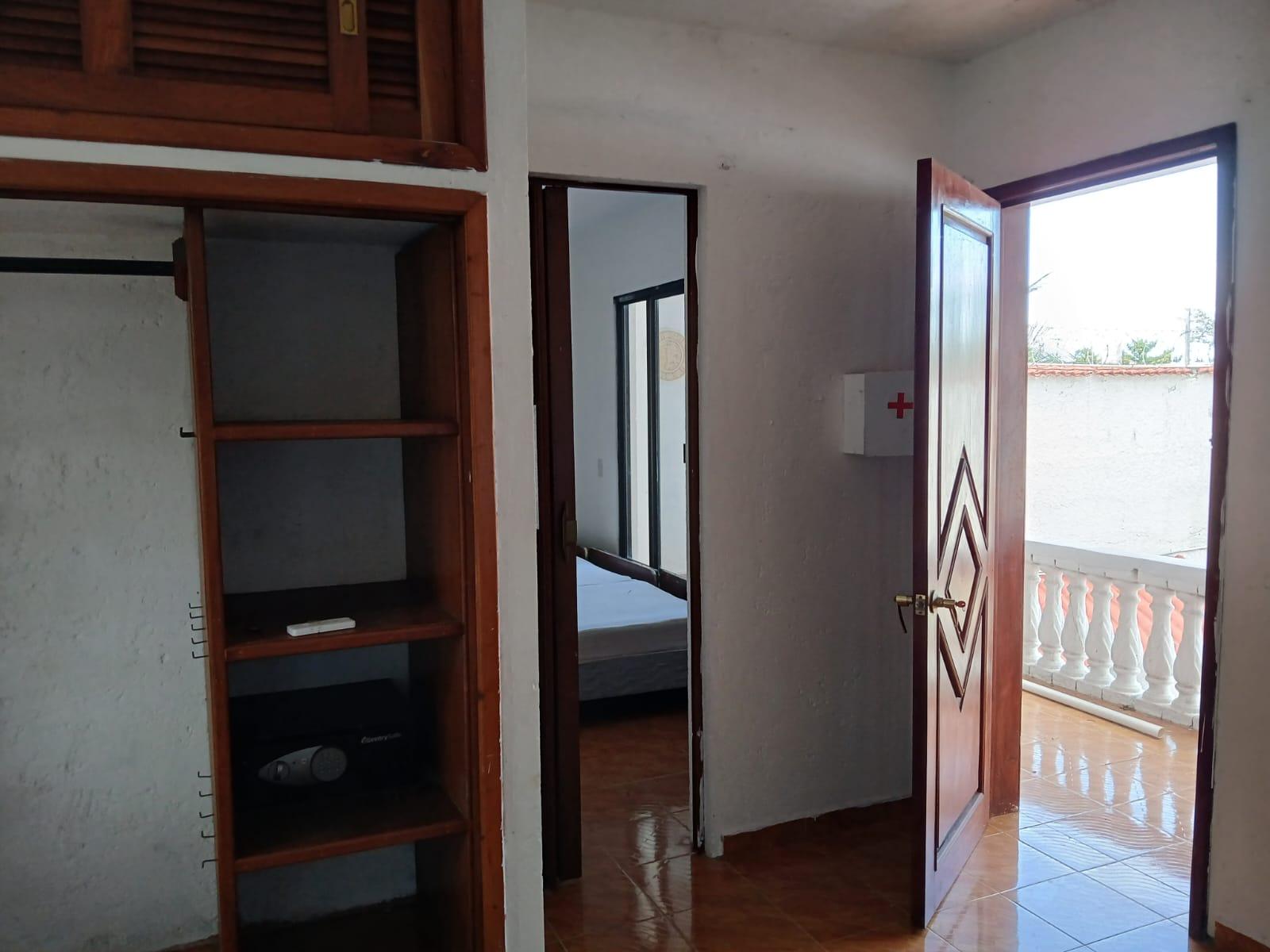 Casa de 4 recámaras a 1.3 km de Playa Puerto Juárez