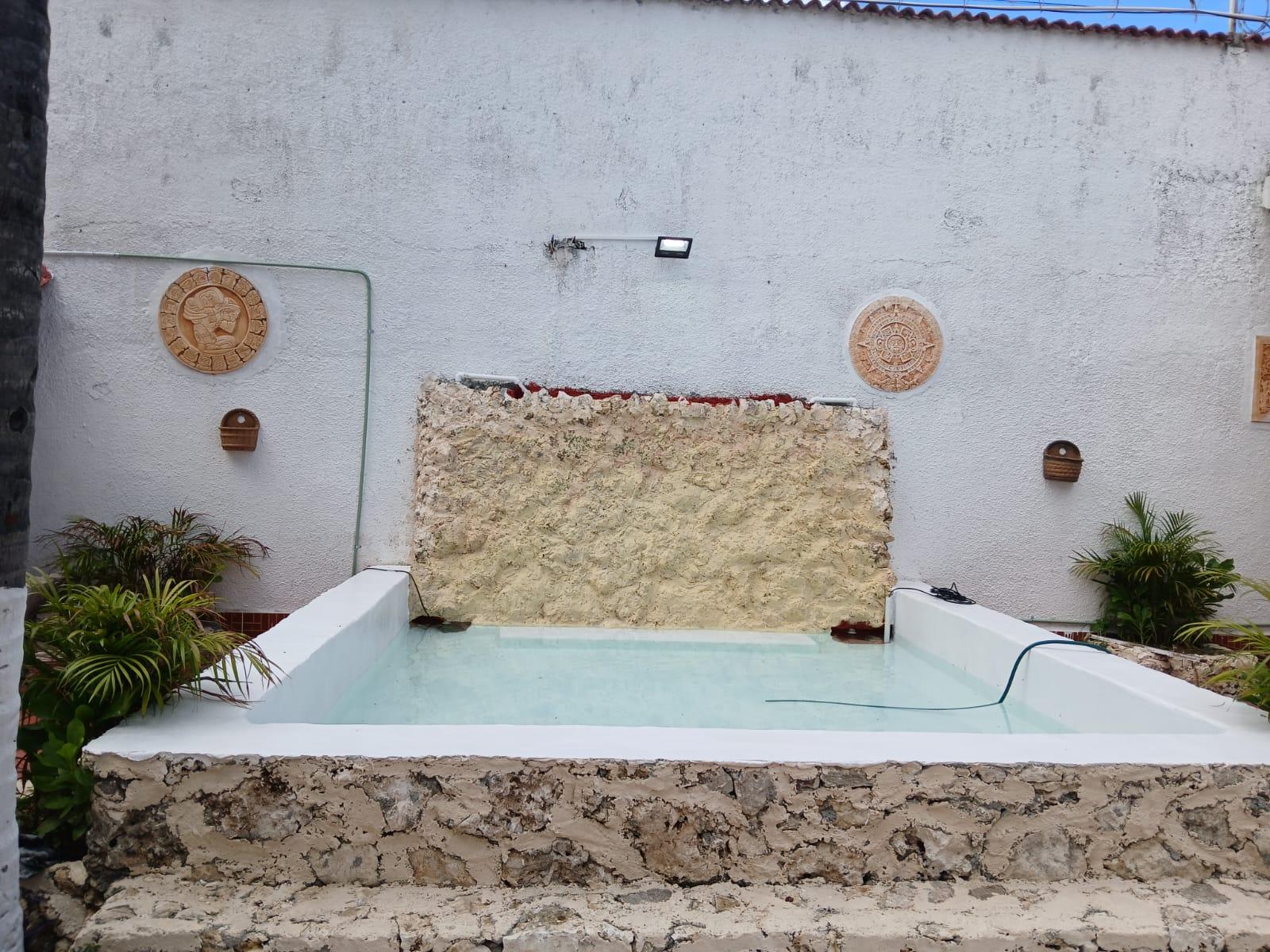 Casa de 4 recámaras a 1.3 km de Playa Puerto Juárez