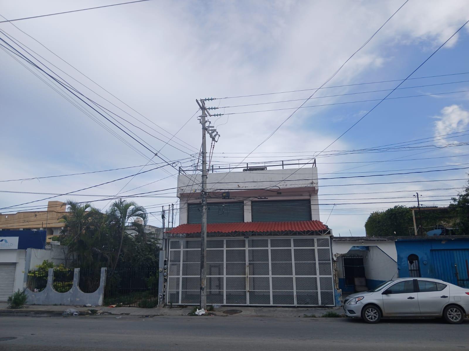 Bodega a cuadras del Toro Valenzuela