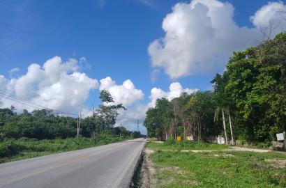 60 mts2 sobre carretera Federal Cancún-Mérida