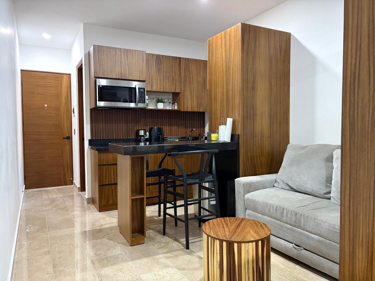Renta estudio a 1 km del Muelle de Av. Constituyentes Playa del Carmen