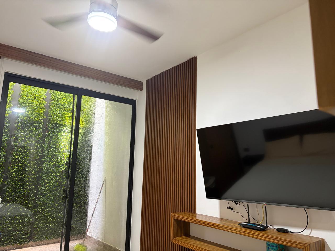 Renta estudio a 1 km del Muelle de Av. Constituyentes Playa del Carmen