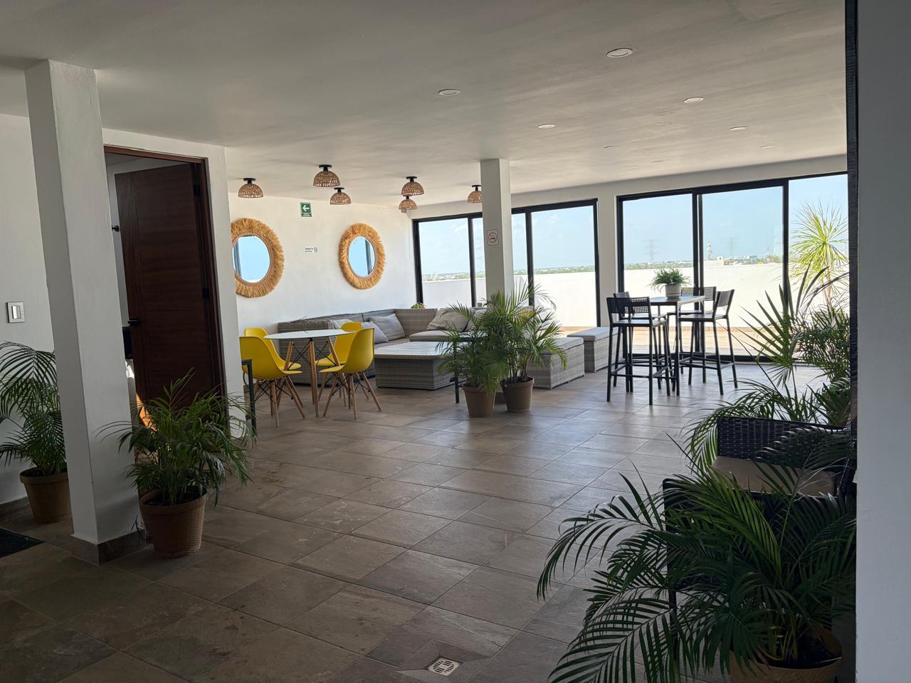 Renta estudio a 1 km del Muelle de Av. Constituyentes Playa del Carmen